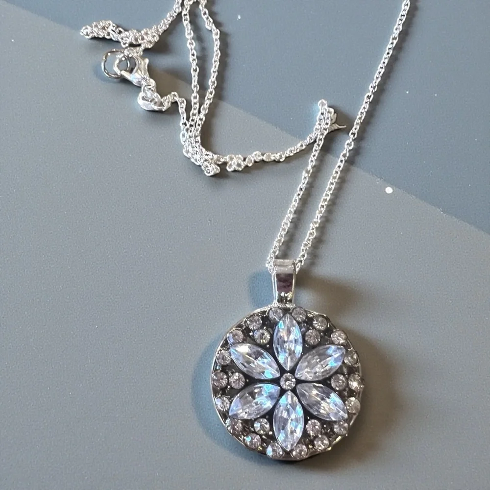Vintage Costume Rhinestone Jewelry Assemblage: Floral Pendant Necklace